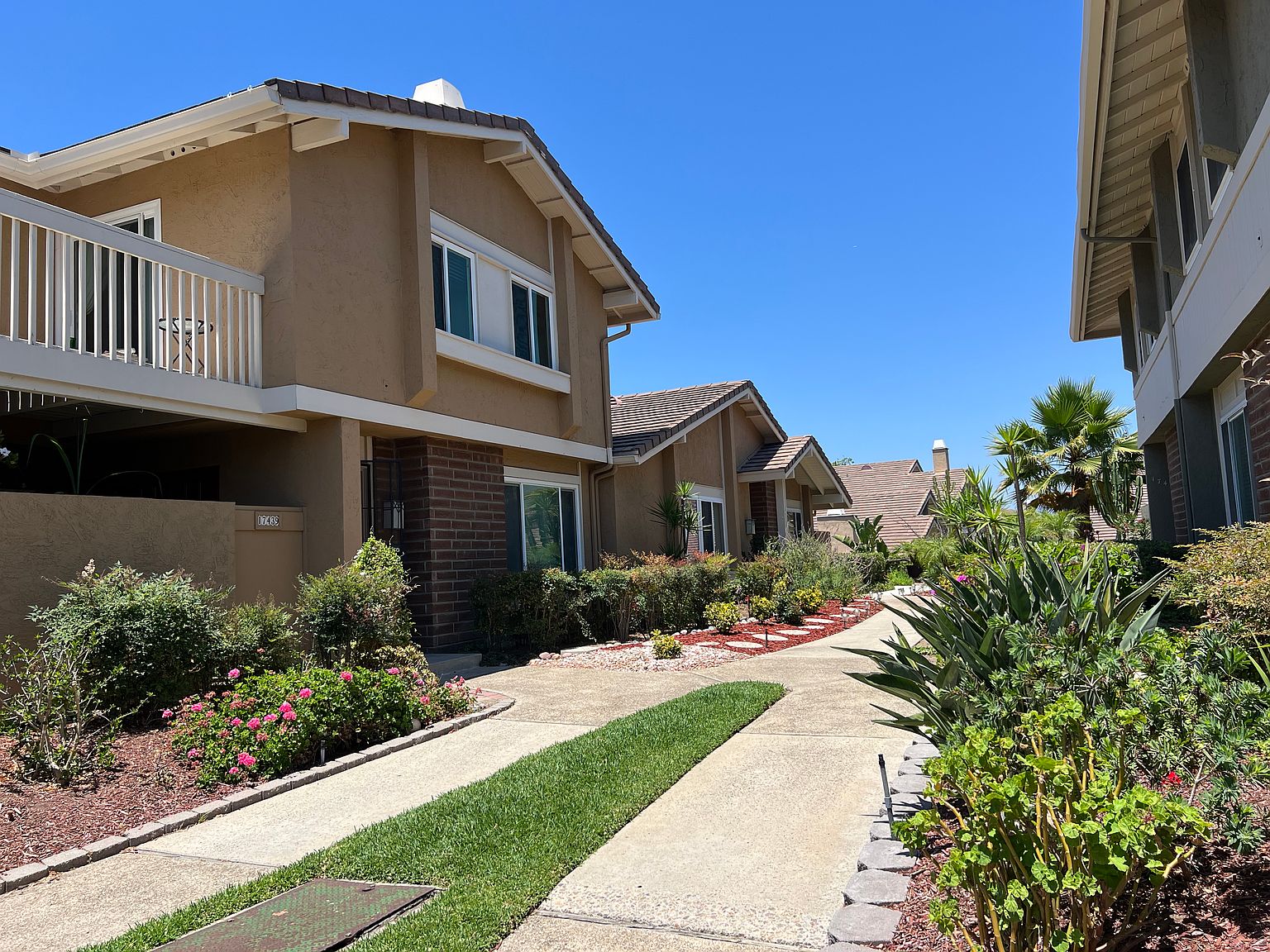 17439 Fairlie Rd photo 2