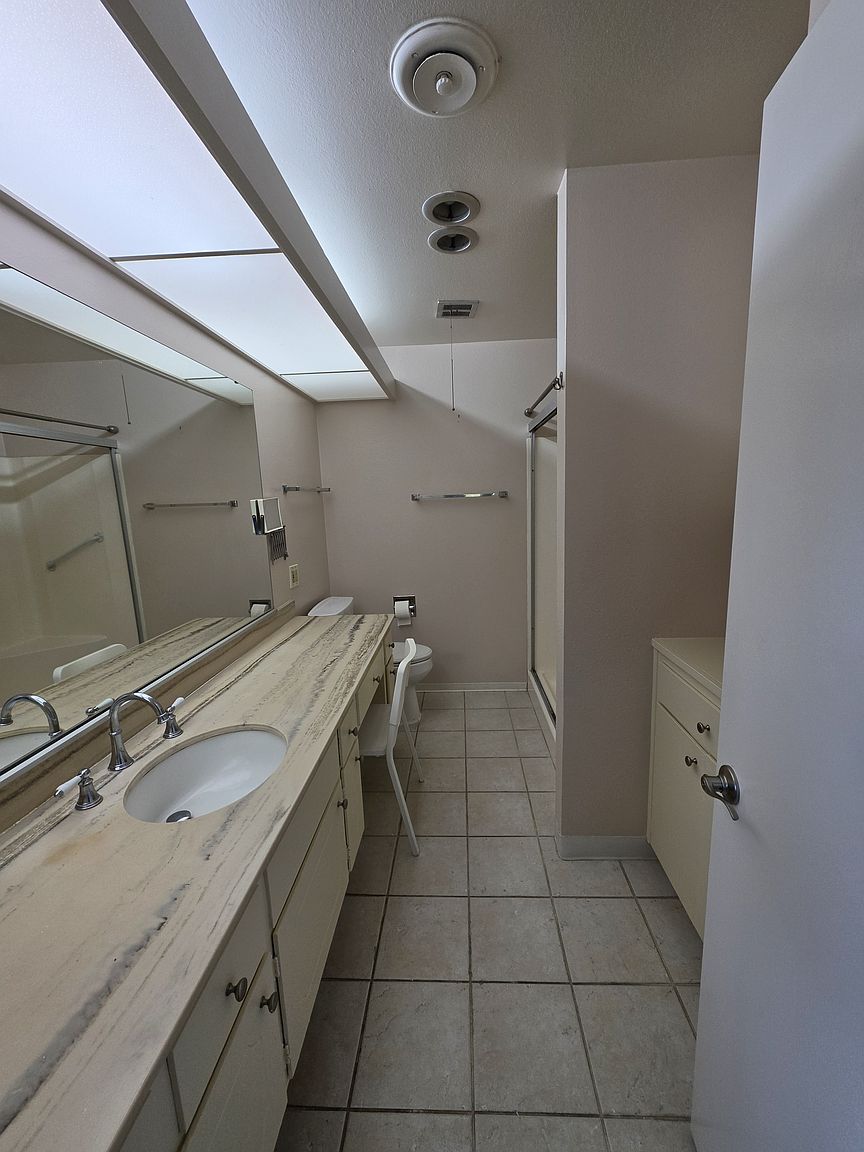 16625 Roca Dr photo 2