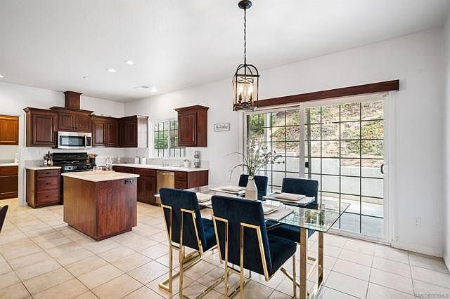 26515 Cherish Way photo 3