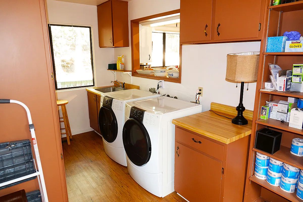 4490 Pine Ridge Ave photo 4