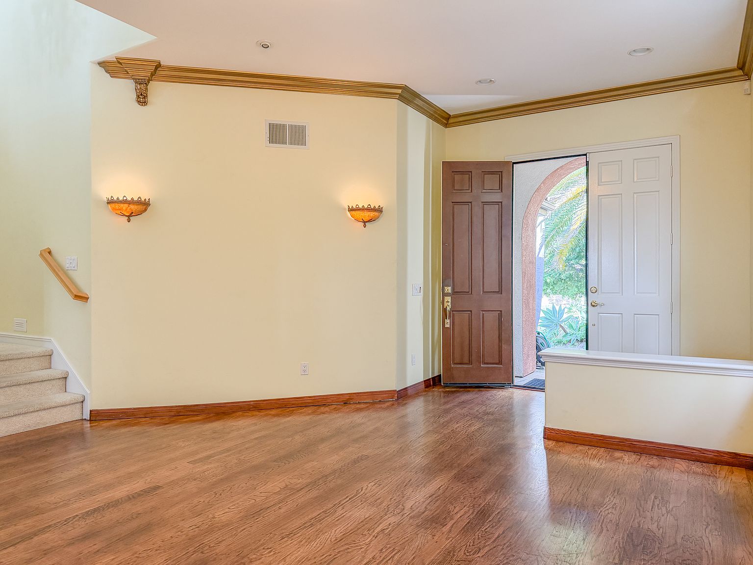 10854 Cloverhurst Way photo 5