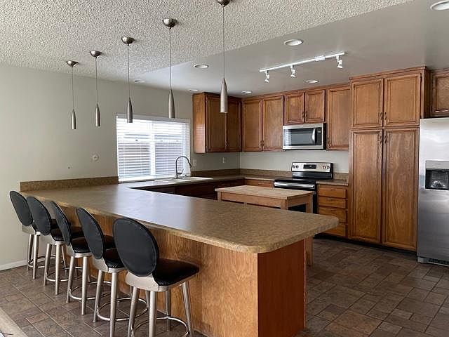 8575 Hydra Ln photo 3