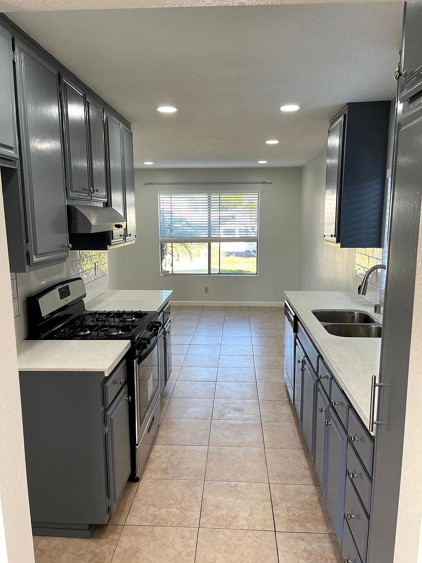 11242 Nalco St photo 5