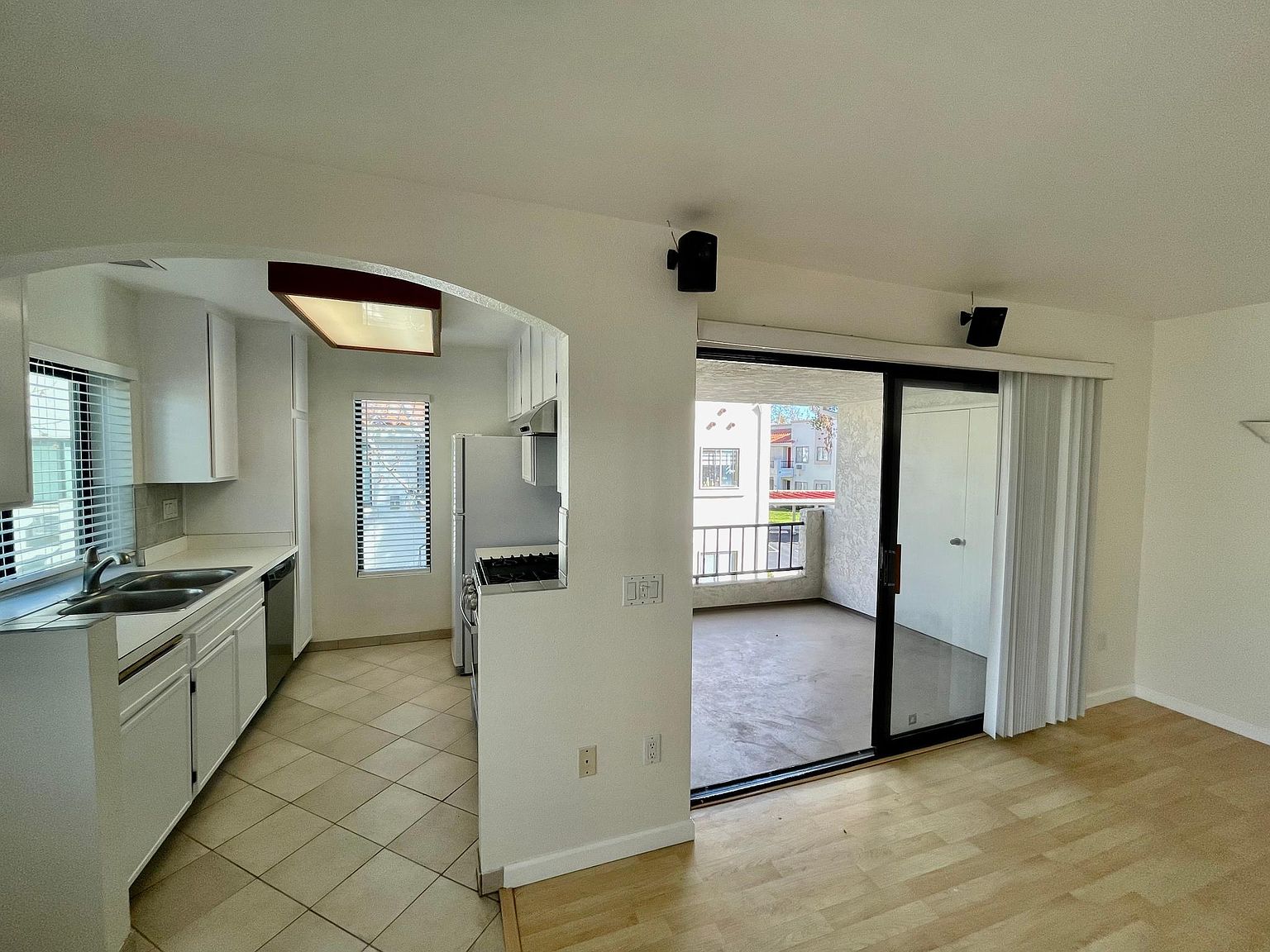 11145 Camino Ruiz photo 5