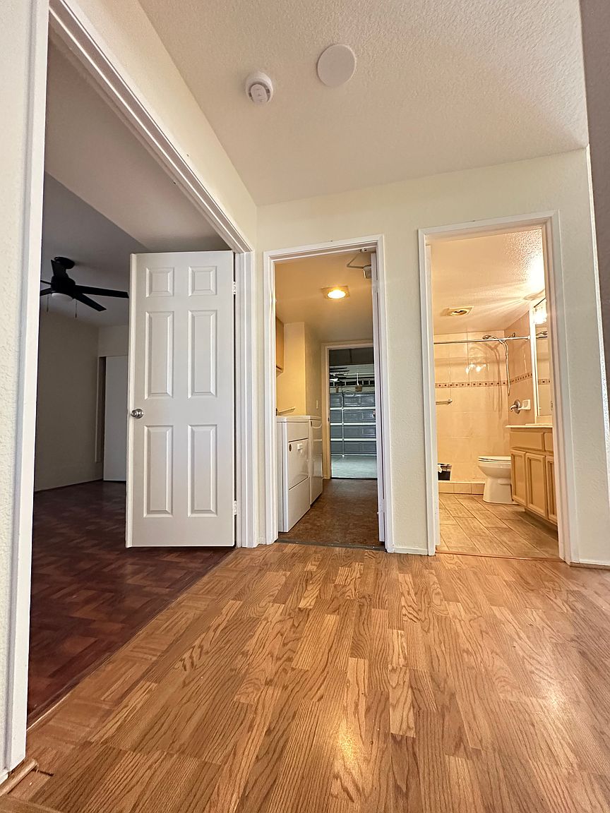 11875 Landbreeze Way photo 5