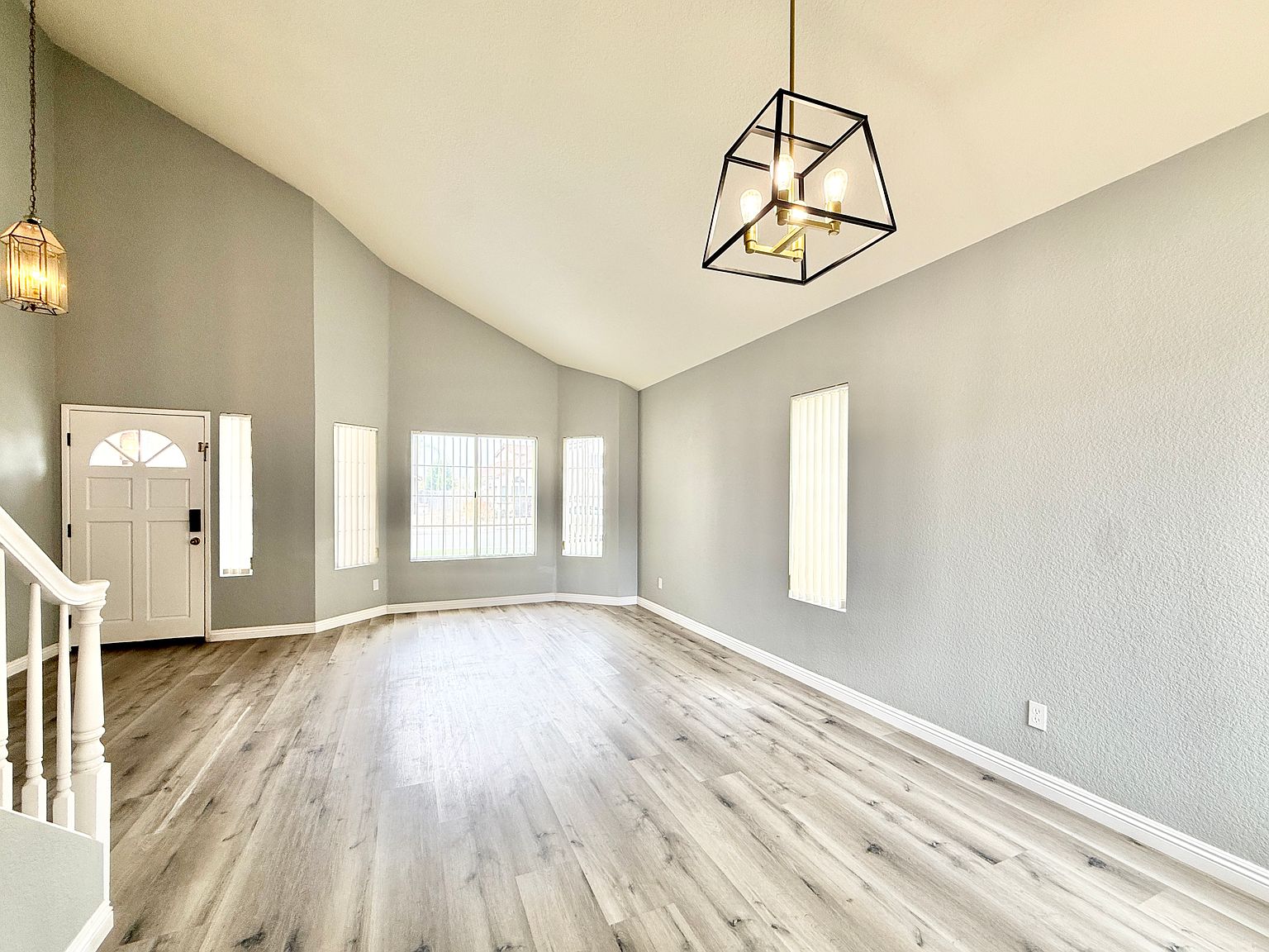 11739 Thomas Hayes Ln photo 3