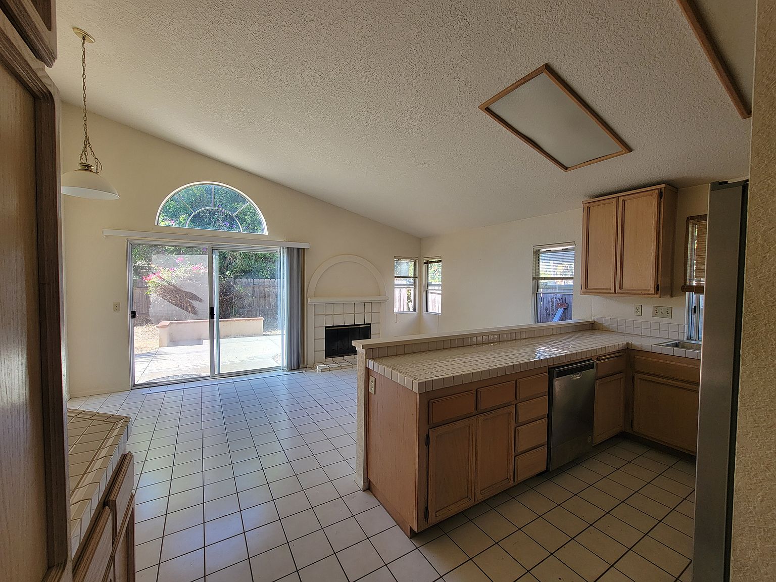 8040 Los Sabalos St photo 3