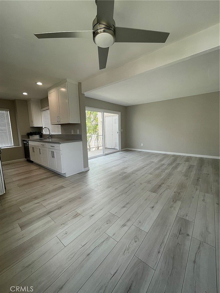 10855 Camino Ruiz photo 4