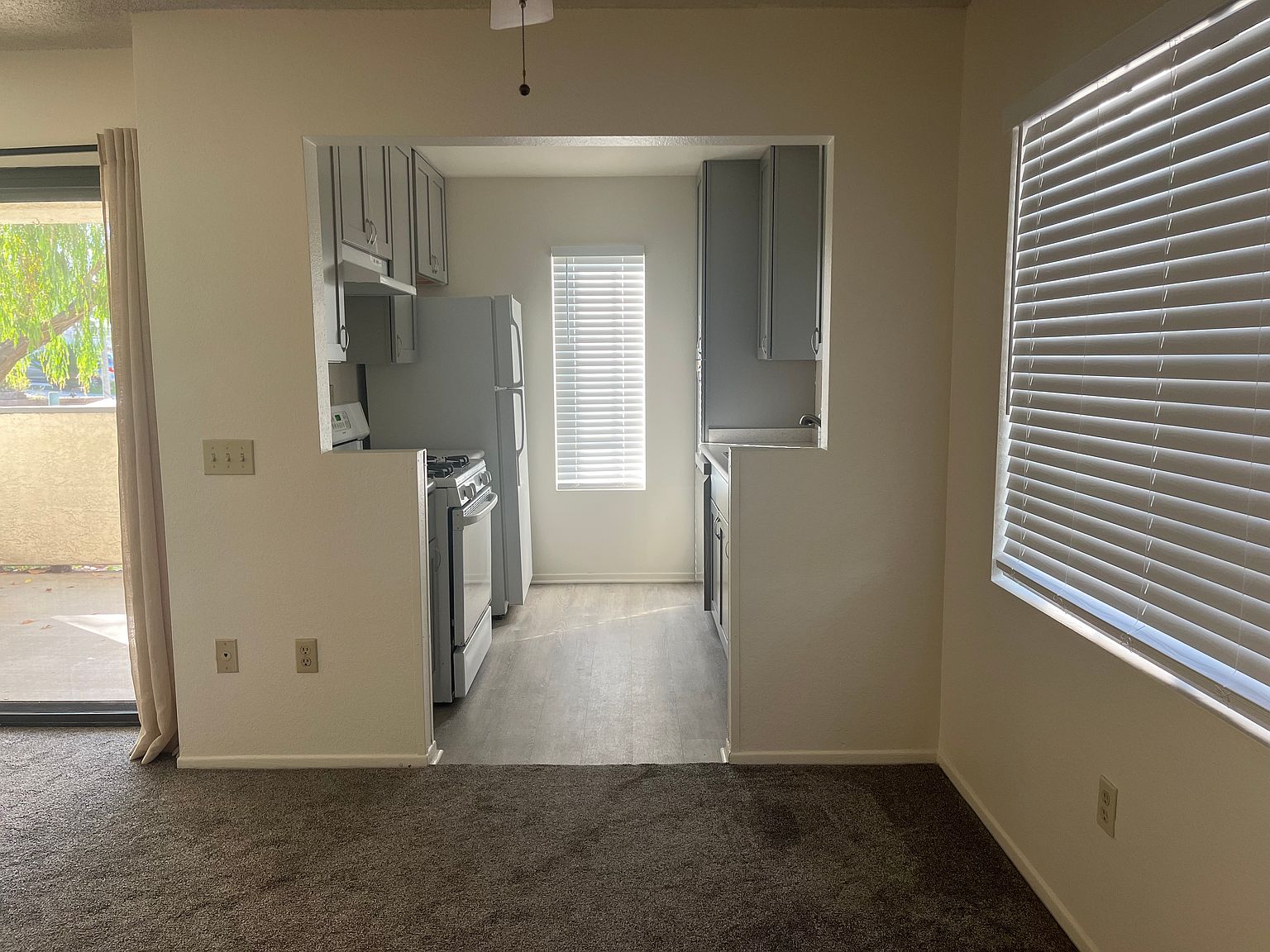 8595 Summerdale Rd photo 4