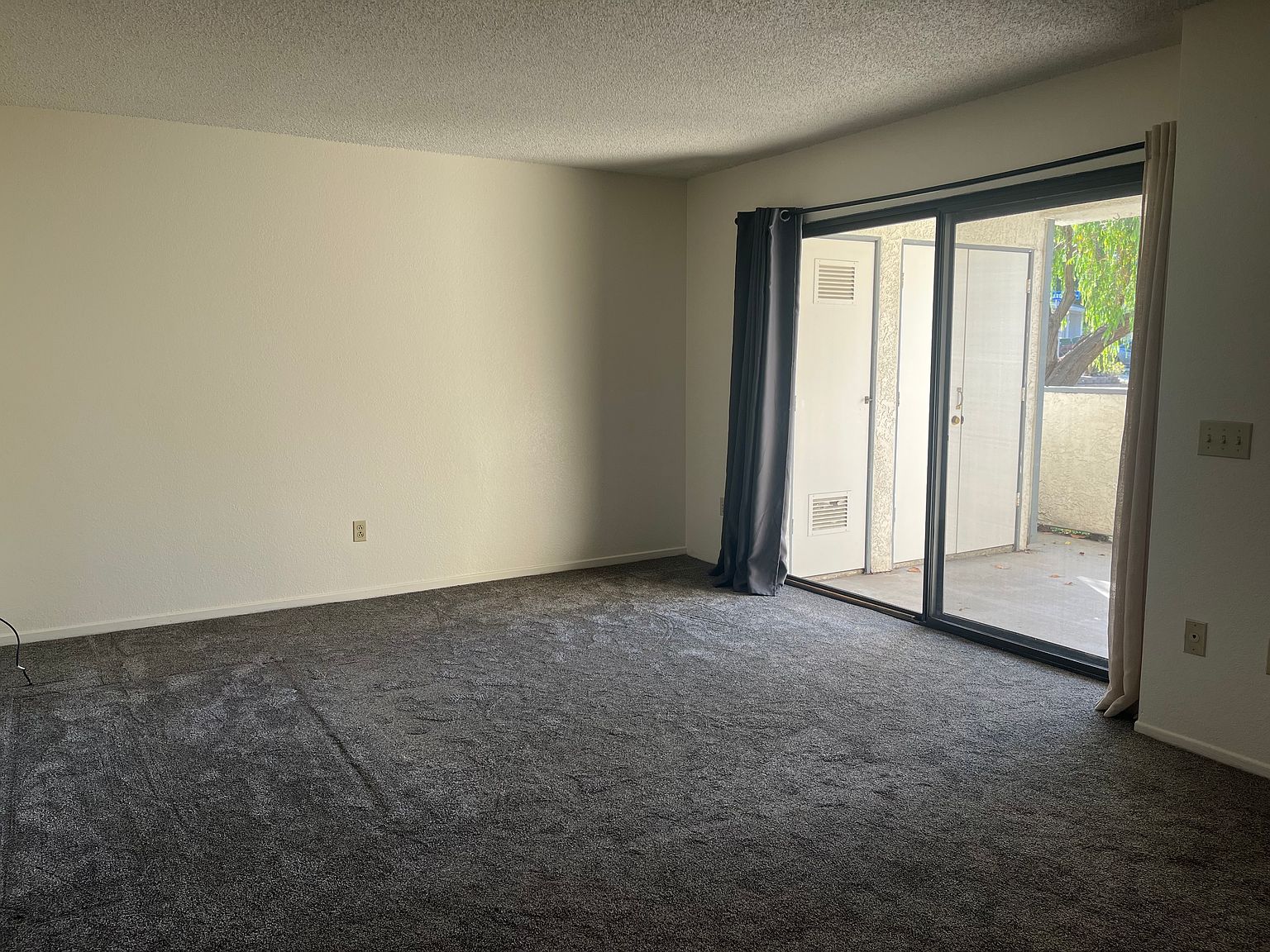 8595 Summerdale Rd photo 3