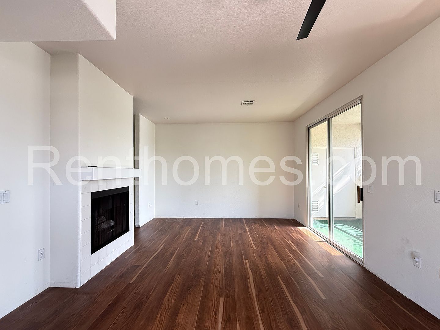 8676 New Salem St photo 2