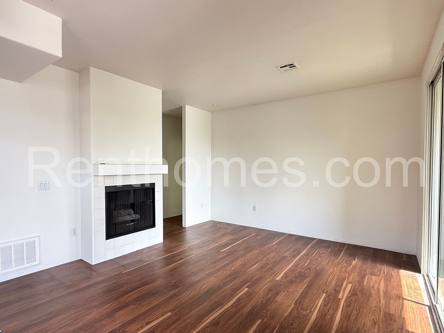 8676 New Salem St photo 3