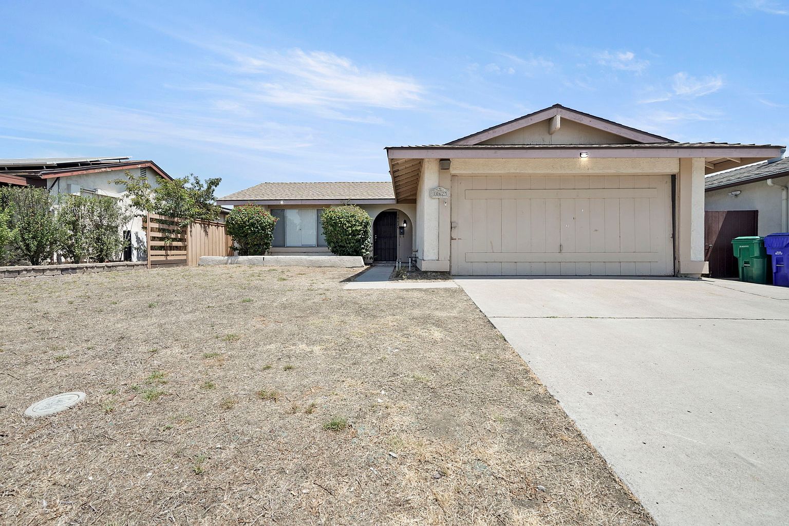 10625 Amantha Ave photo 2