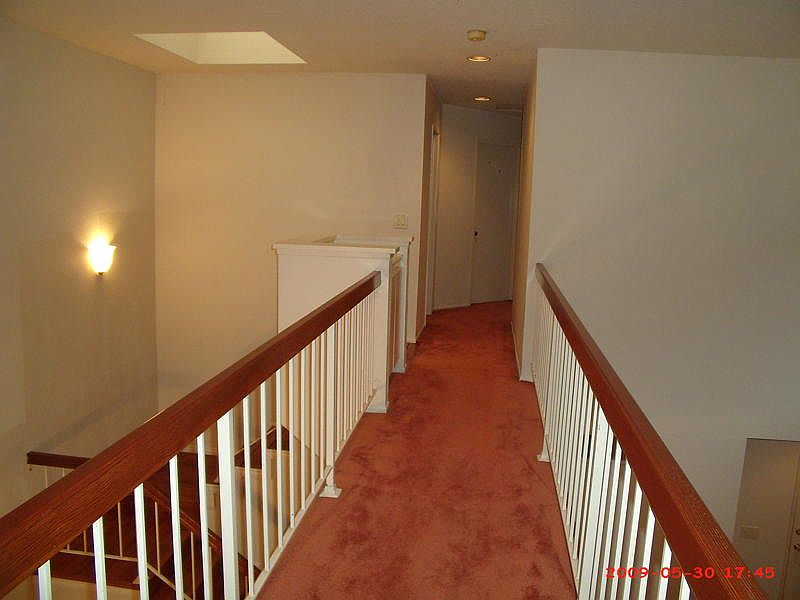 10679 Glendover Ln photo 2