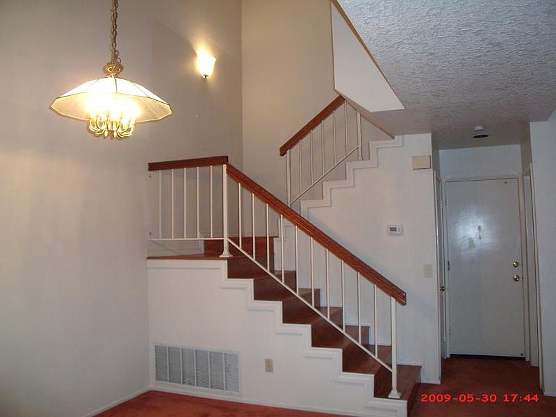10679 Glendover Ln photo 5