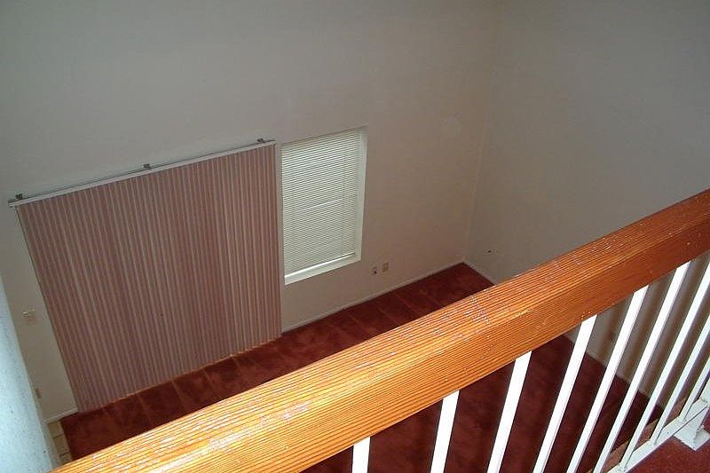 10679 Glendover Ln photo 3