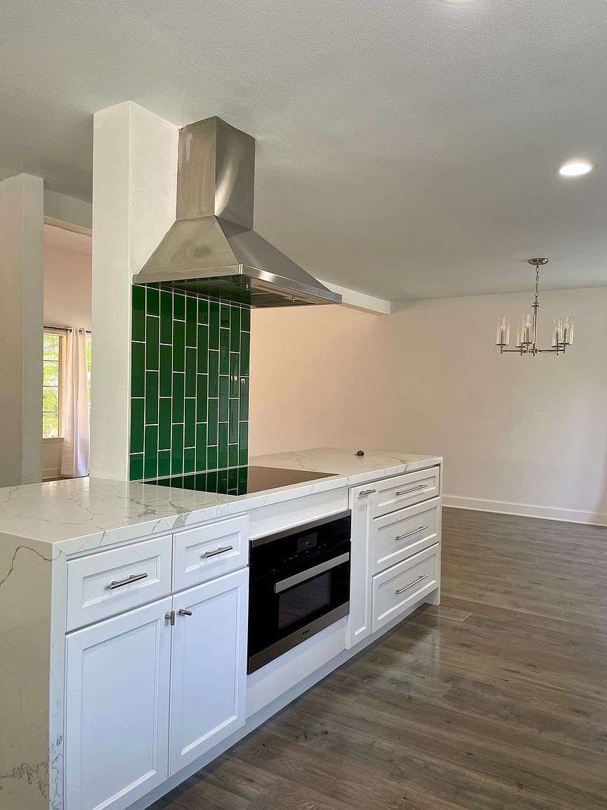 10056 Riverhead Dr photo 5
