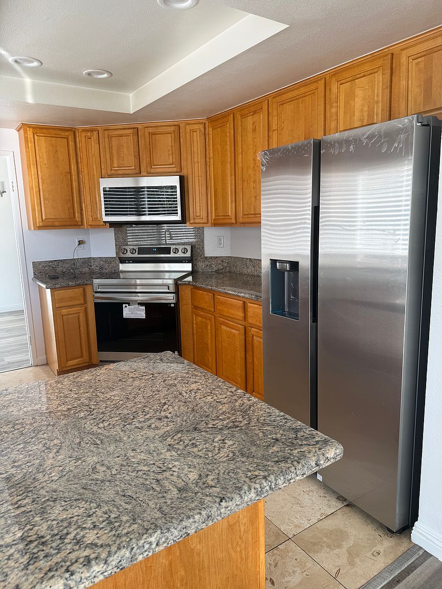10052 Branford Rd photo 4