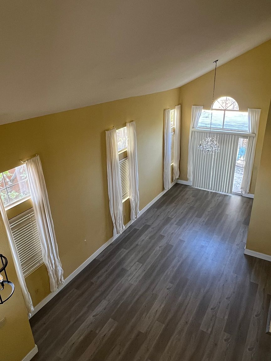 12207 Creswick Ct photo 2