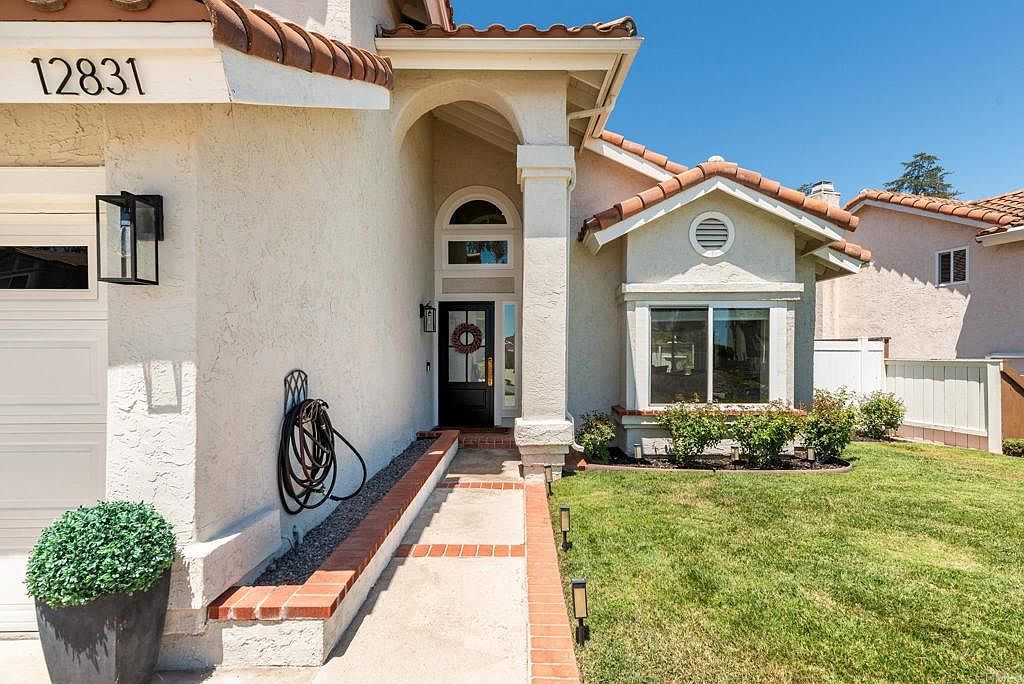 12831 Isocoma St photo 4