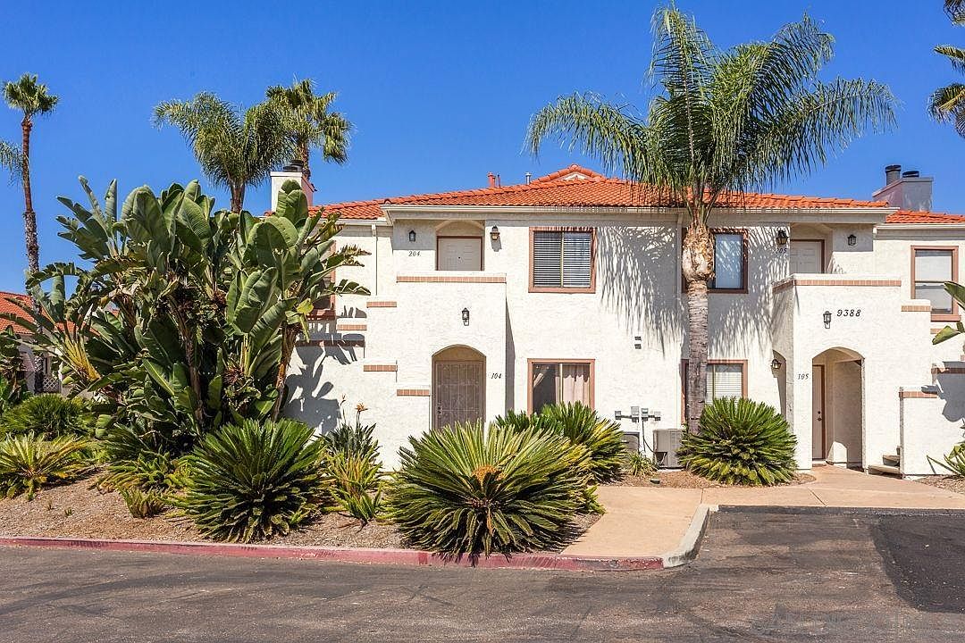 9384 Twin Trails Dr photo 4