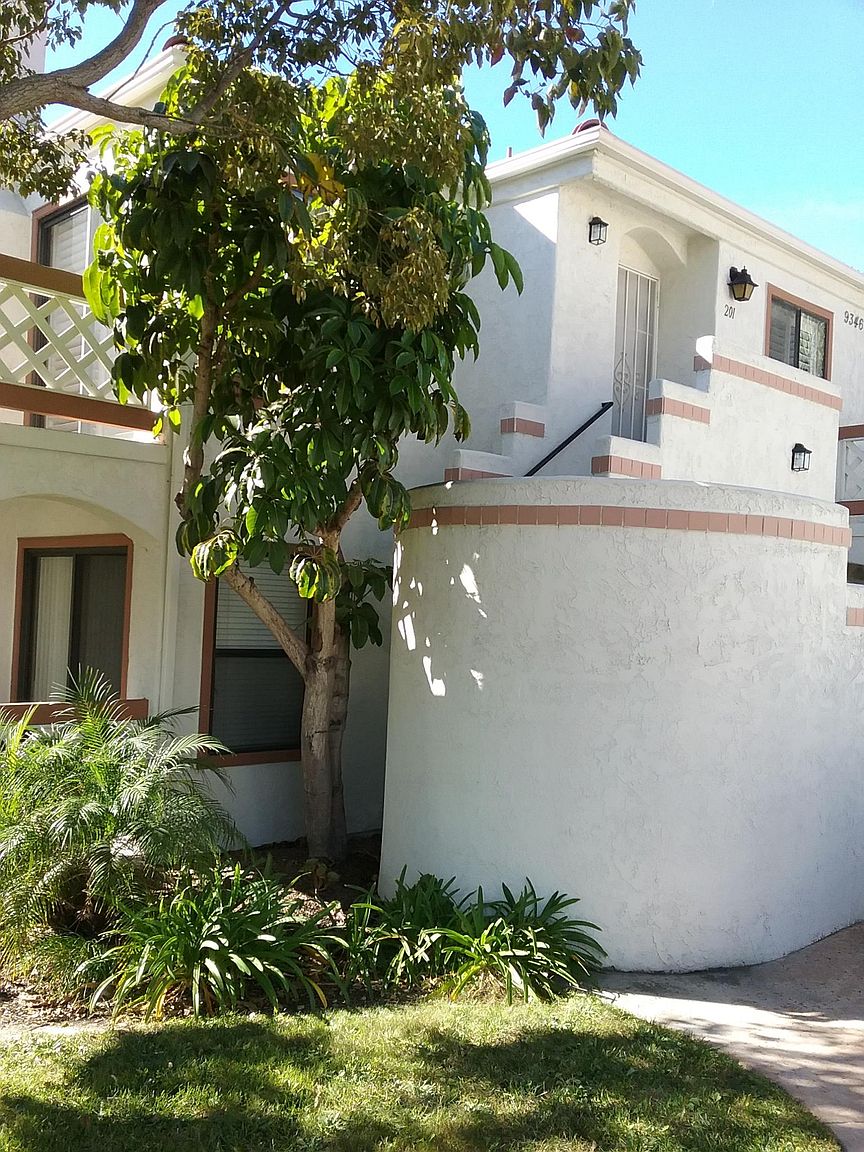 9346 Twin Trails Dr photo 3