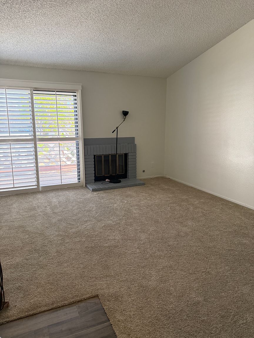 9346 Twin Trails Dr photo 4