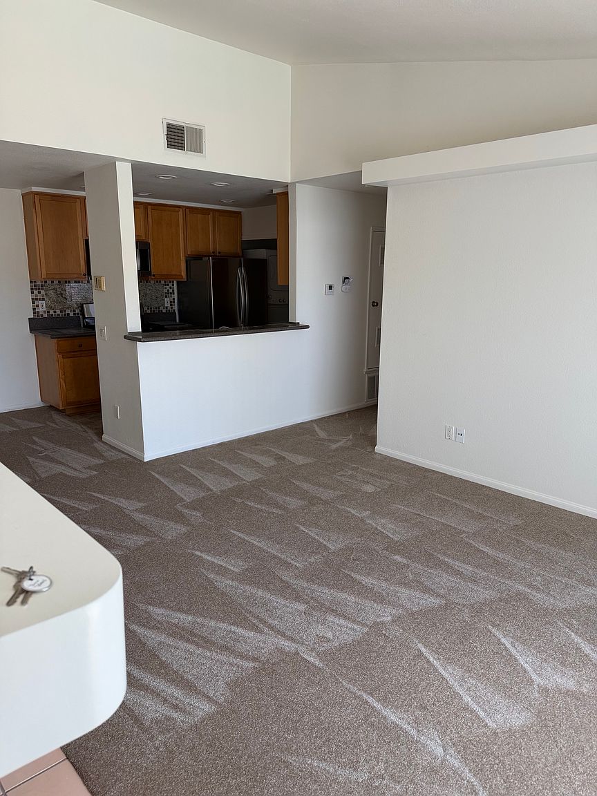 9408 Twin Trails Dr San Diego, CA 92129 photo 3