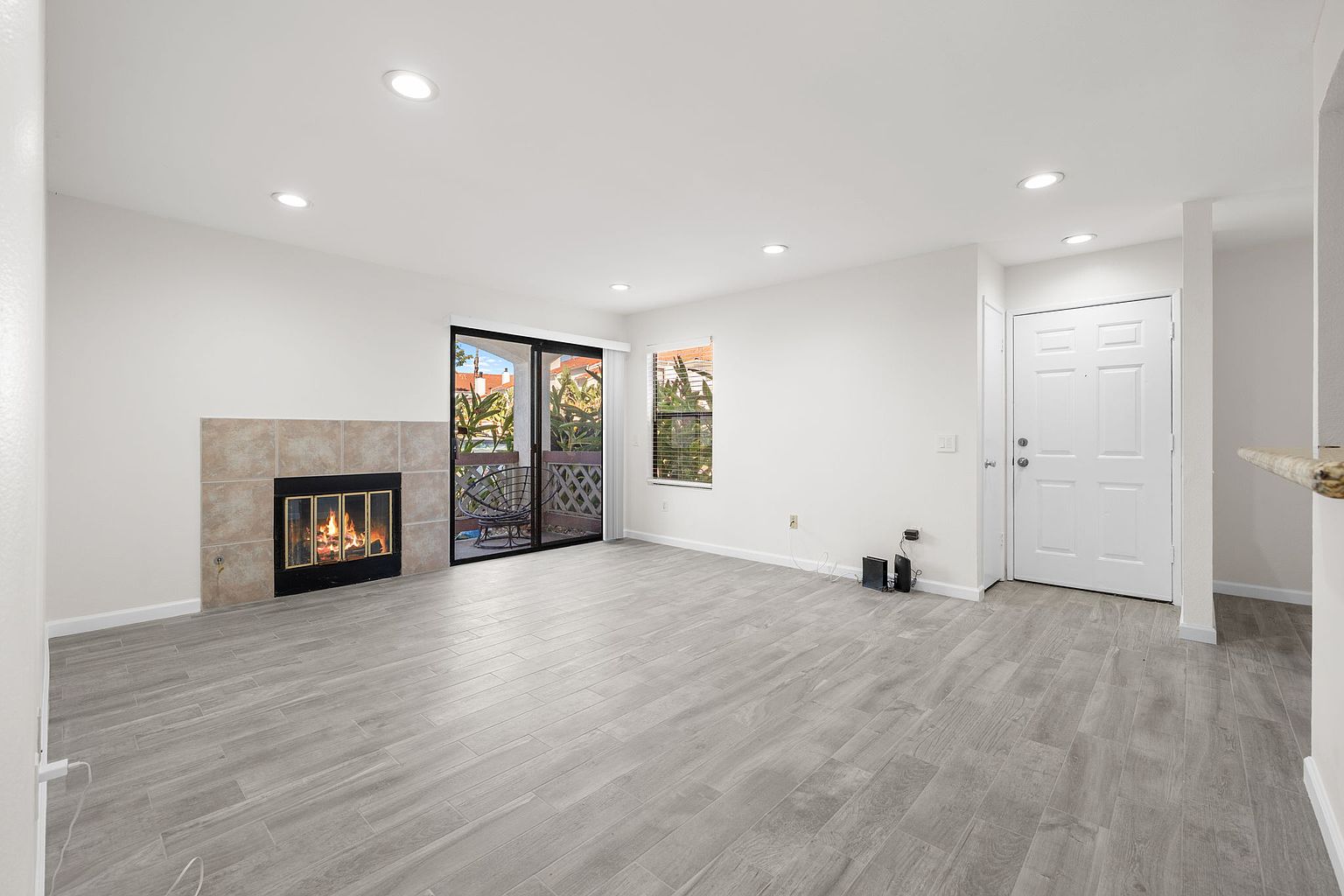 9424 Twin Trails Dr photo 4