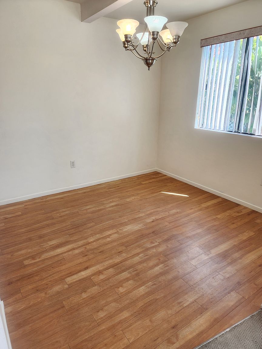 9459 Fairgrove Ln photo 4