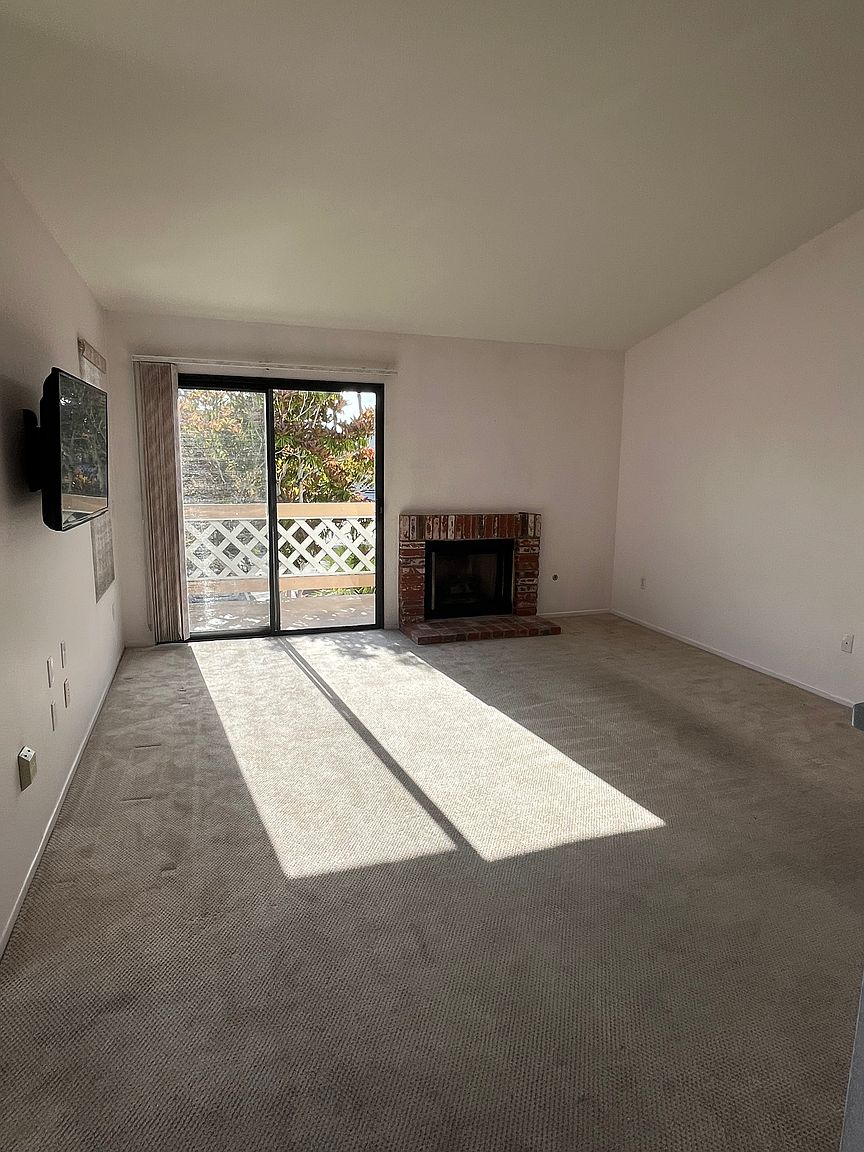 9459 Fairgrove Ln photo 2