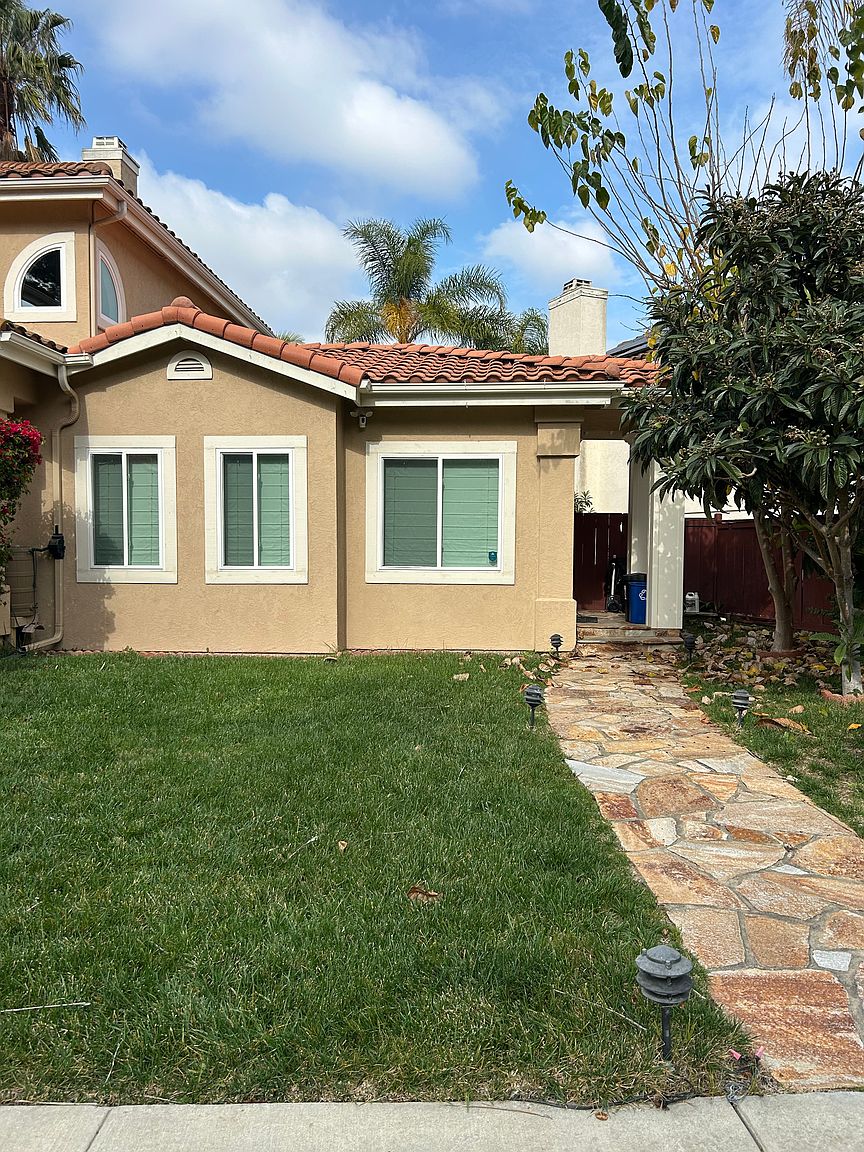 9476-78 Hito Ct photo 2