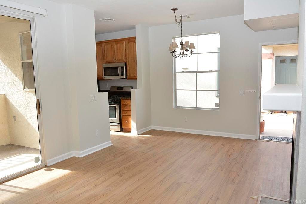 10880 Sabre Hill Dr photo 4