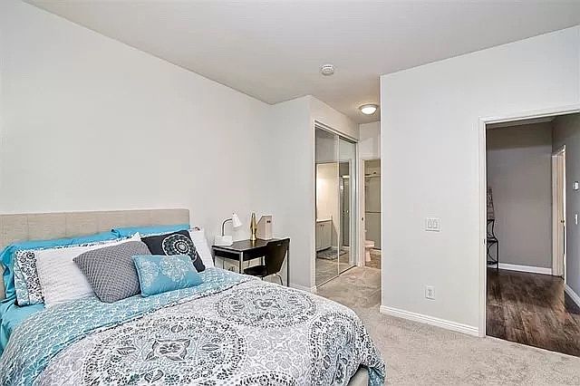 10840 Sabre Hill Dr photo 2