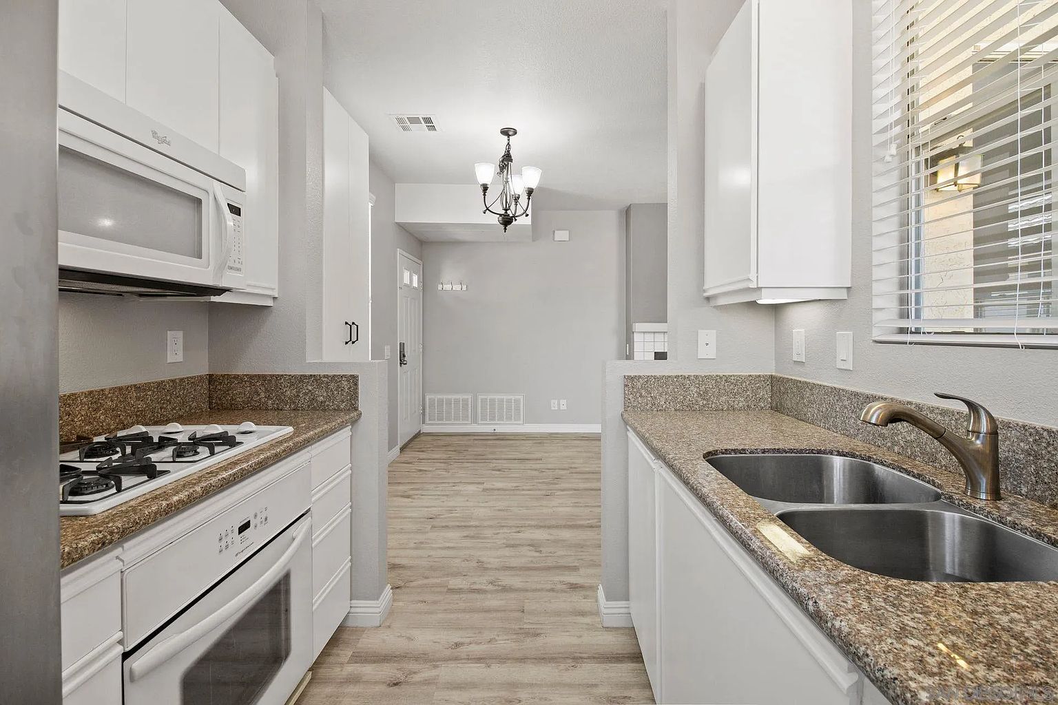 10850 Sabre Hill Dr photo 3