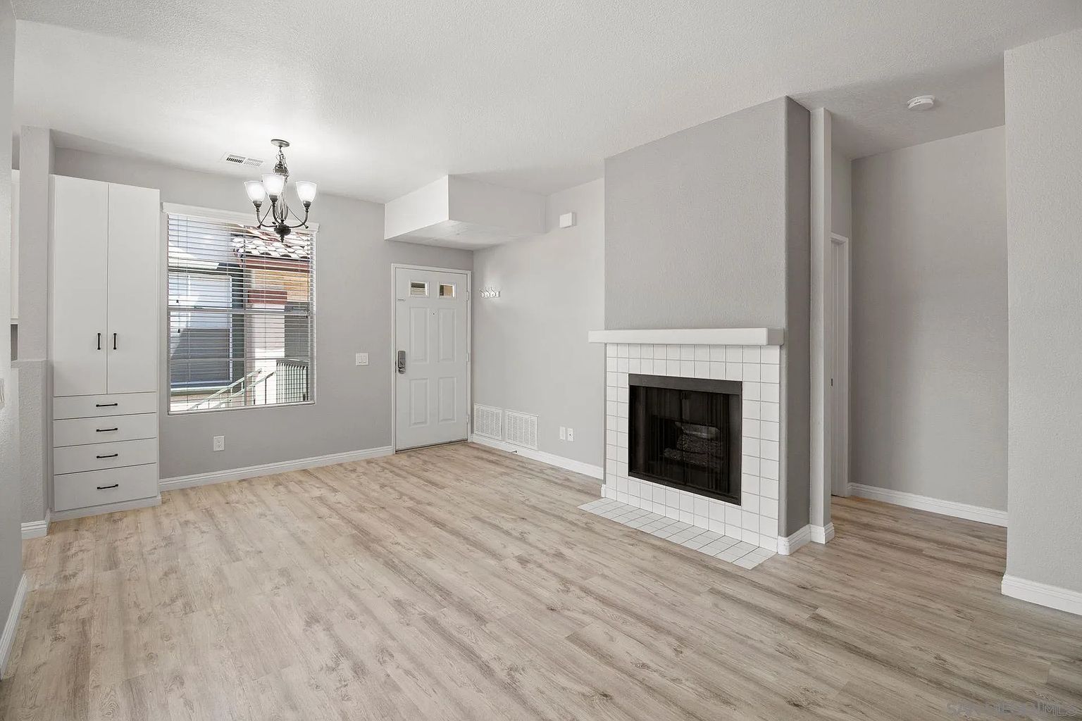 10850 Sabre Hill Dr photo 2