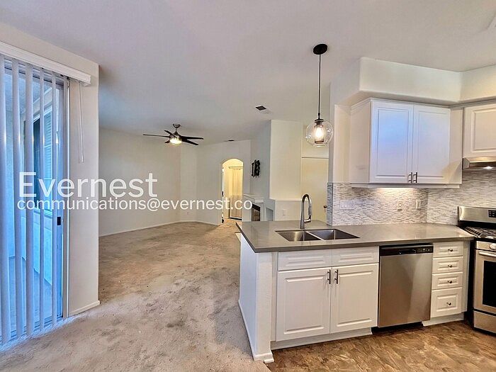 10796 Sabre Hill Dr photo 5