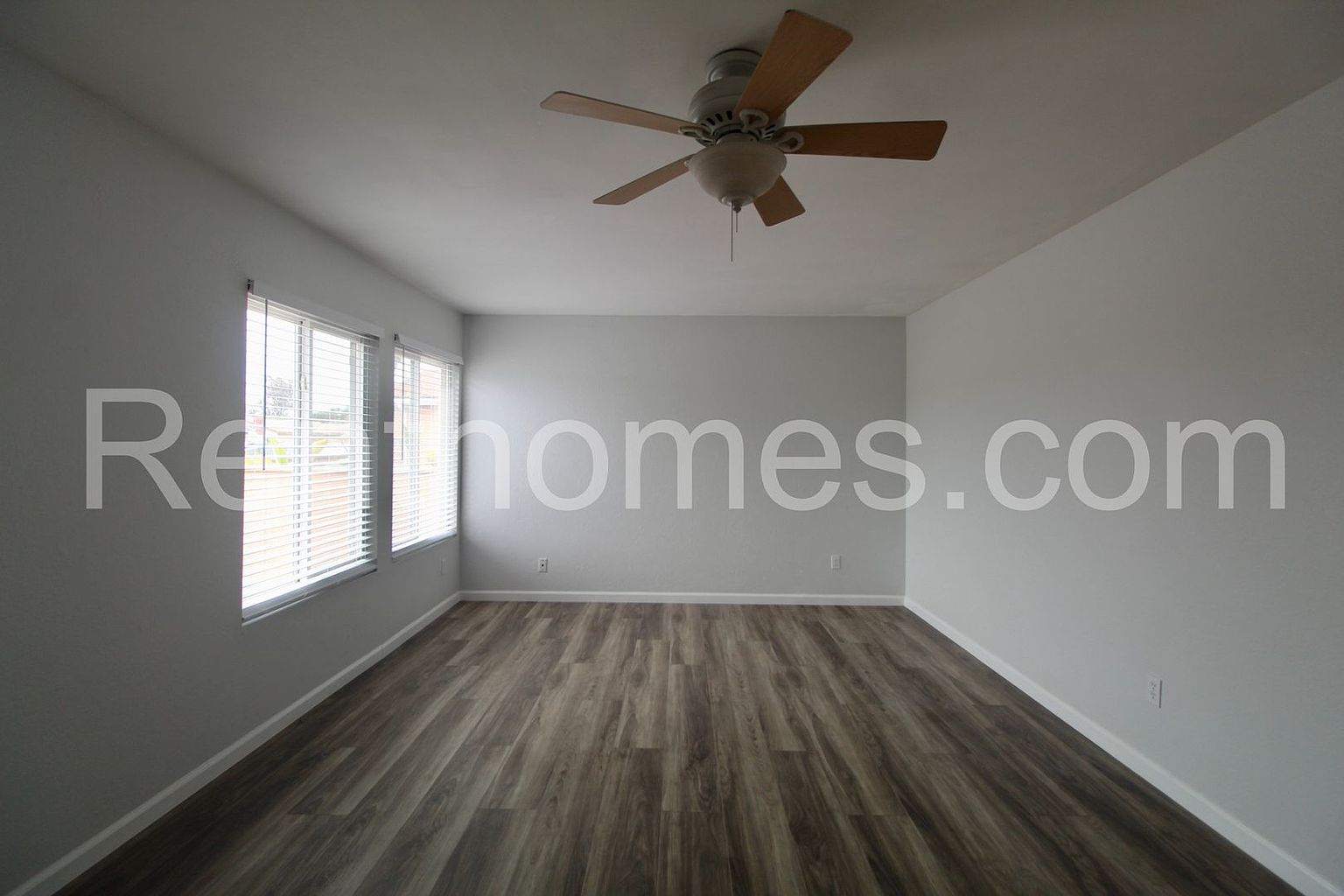10455 Glenellen Ave photo 3