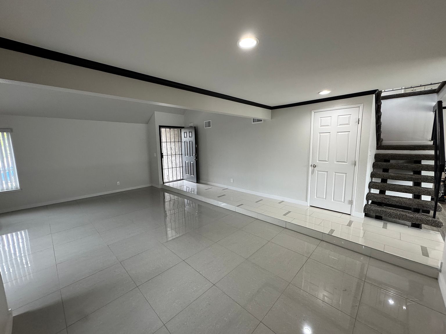 8790 Capricorn Way photo 5