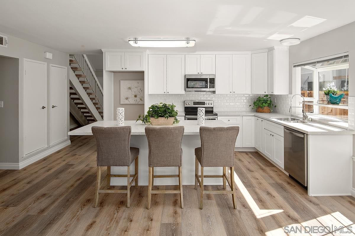 9104 Libra Dr photo 3