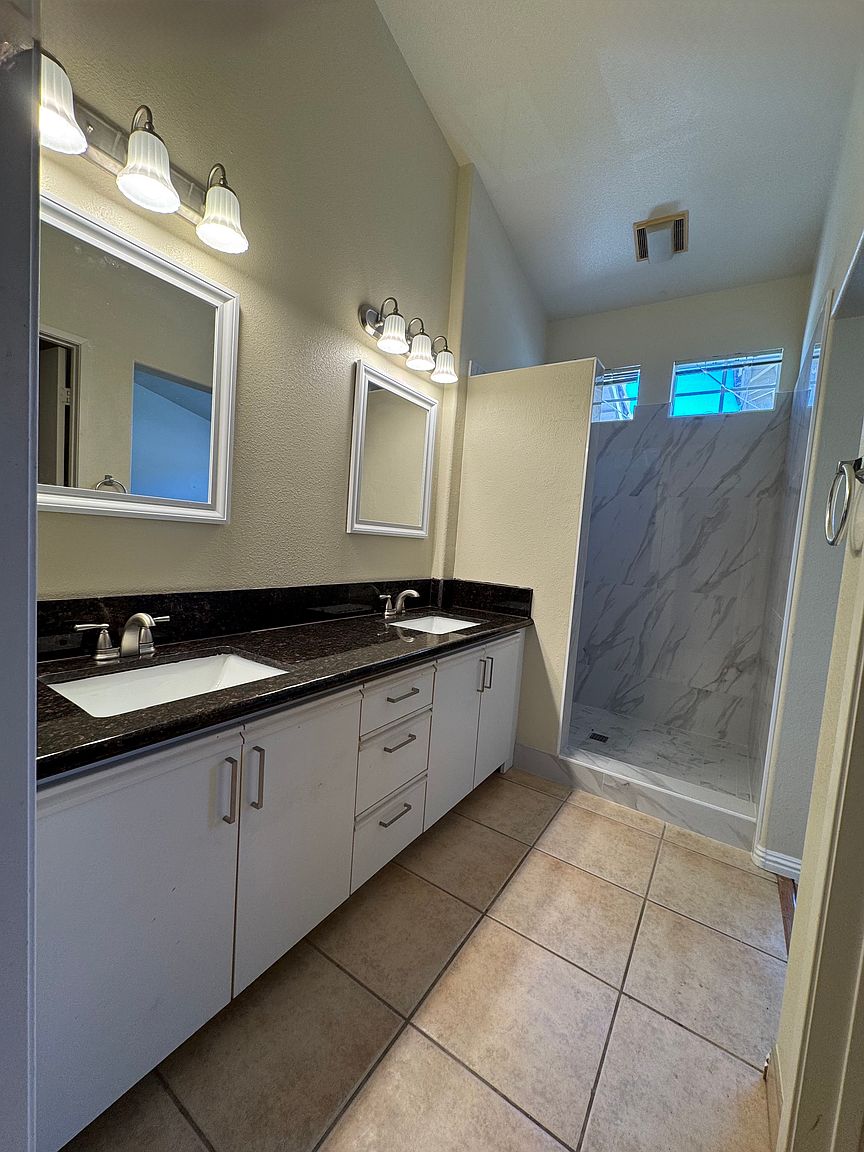 9447 Questa Pointe photo 4