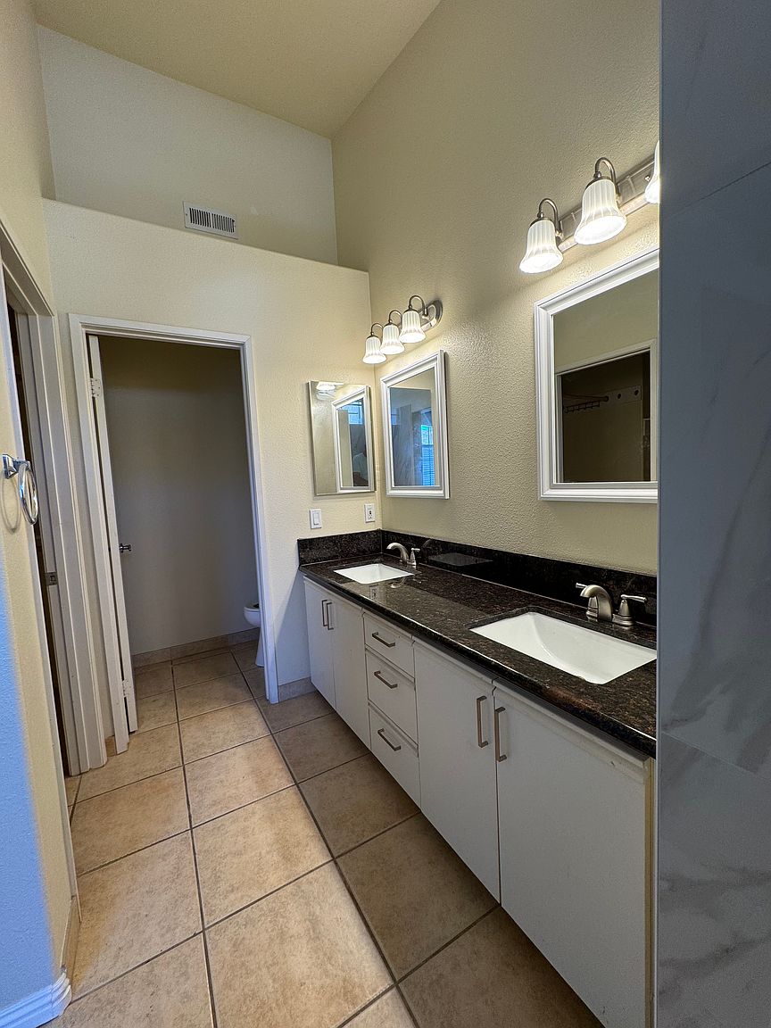9447 Questa Pointe photo 5