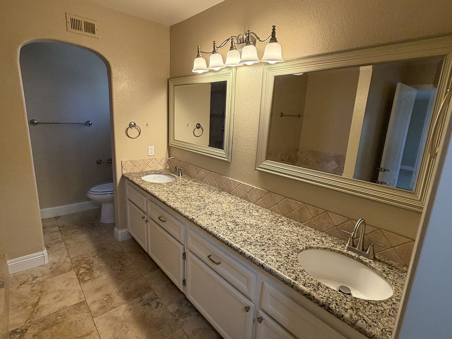 11035 Forestview Ln photo 2