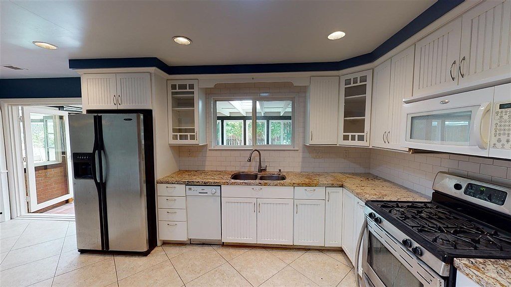 14382 Poway Rd photo 5