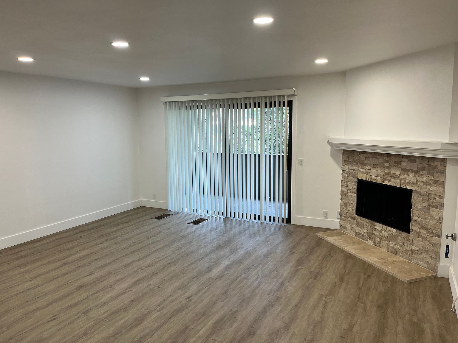 8860 Villa La Jolla Dr photo 4