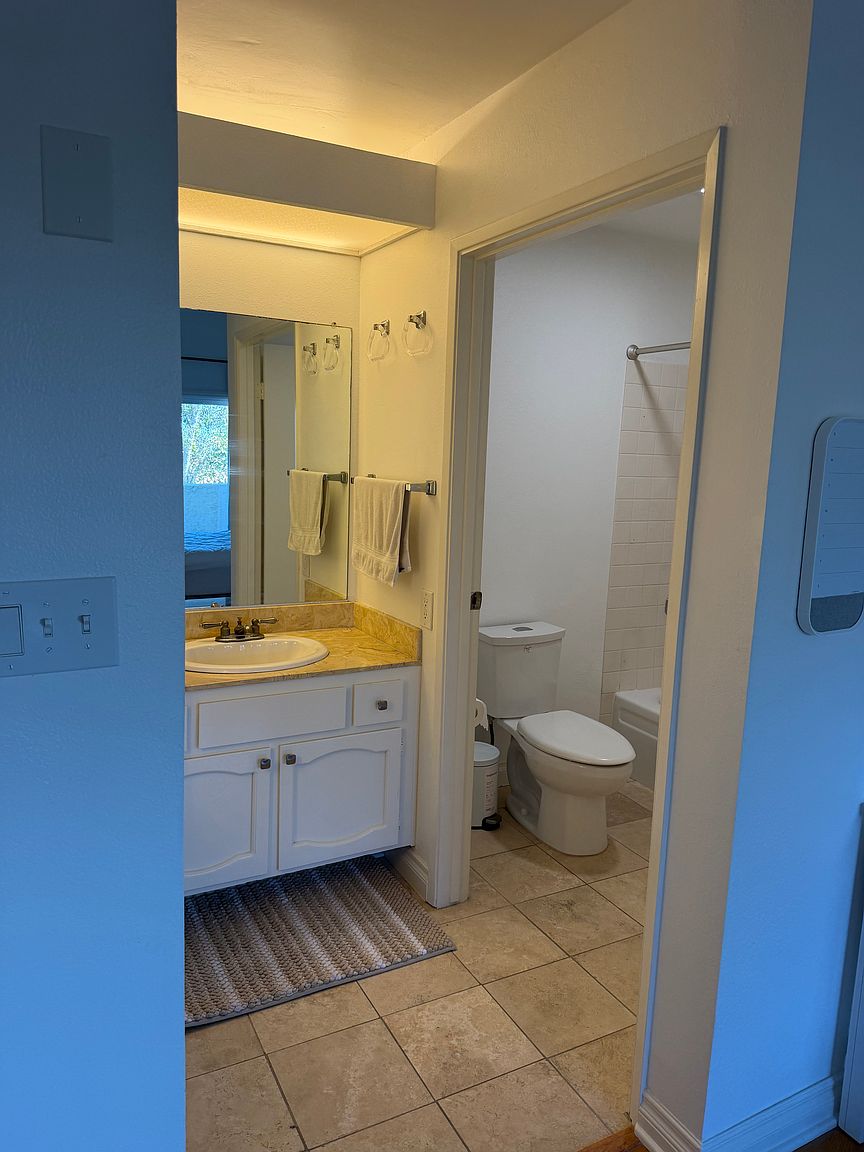 3984 La Jolla Village Dr photo 2