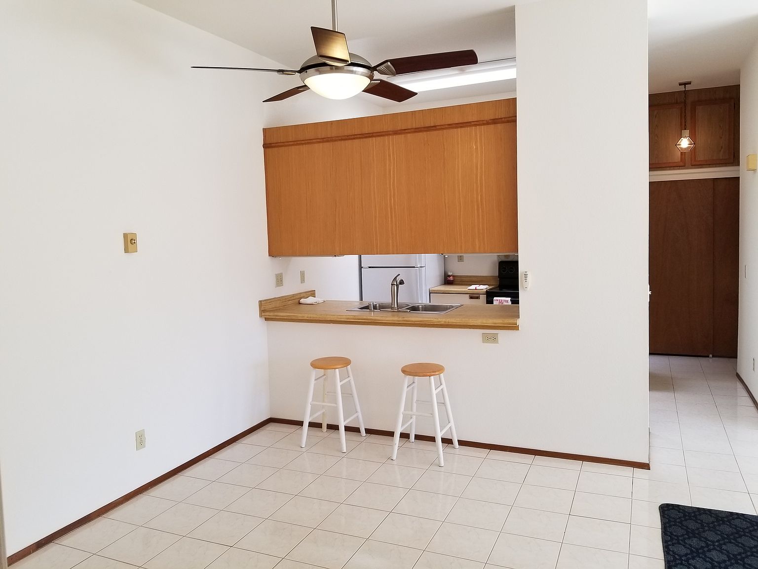 8328 Regents Rd photo 4