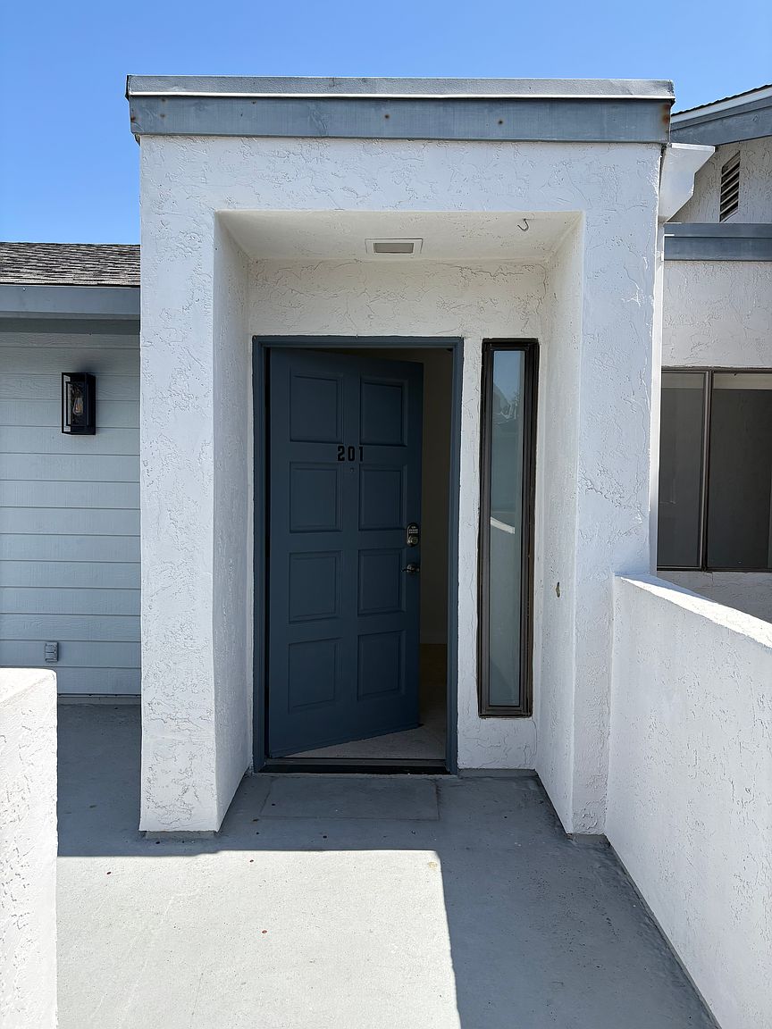 4054 Nobel Dr