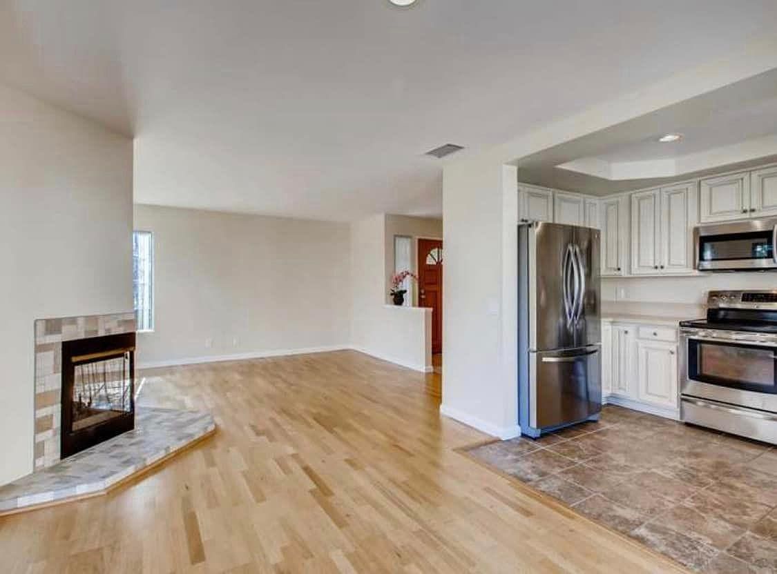 9250 Towne Centre Dr photo 4
