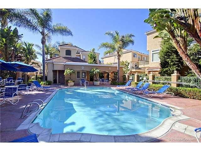 7210 Calabria Ct photo 2